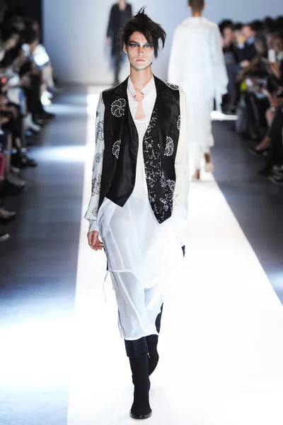 Look 9